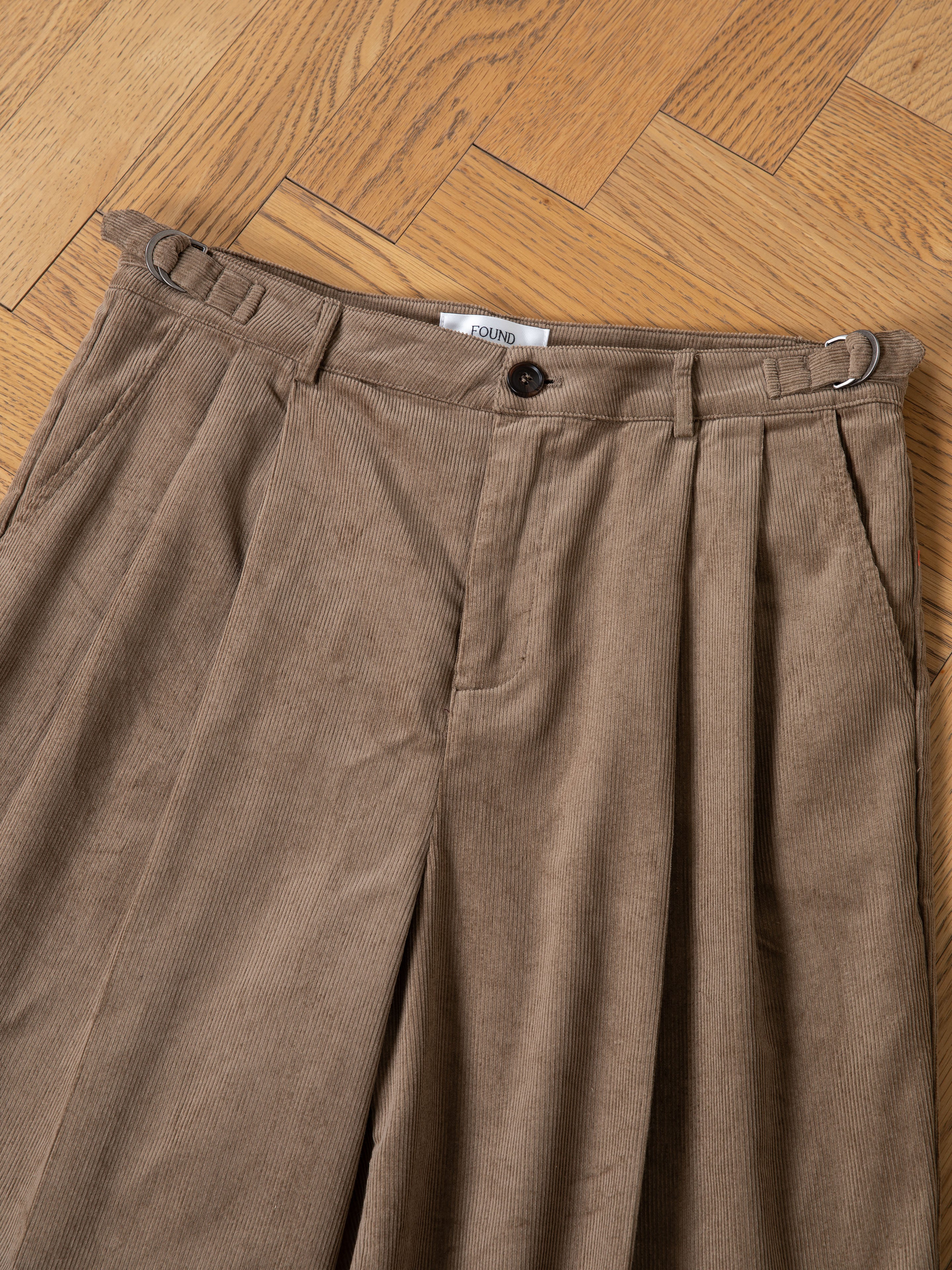 Corduroy Pleated Trouser Shorts - Image 9
