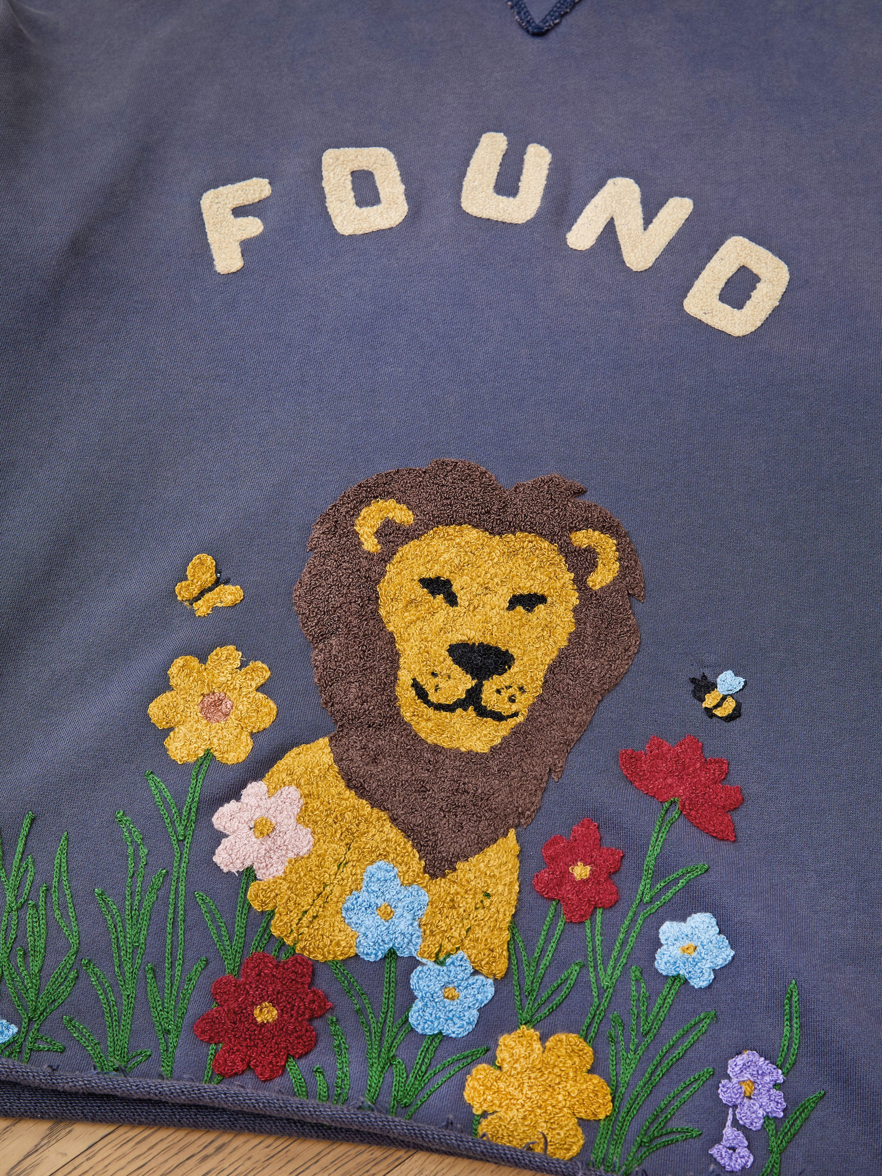 Embroidered Wildlife Hoodie - Image 10