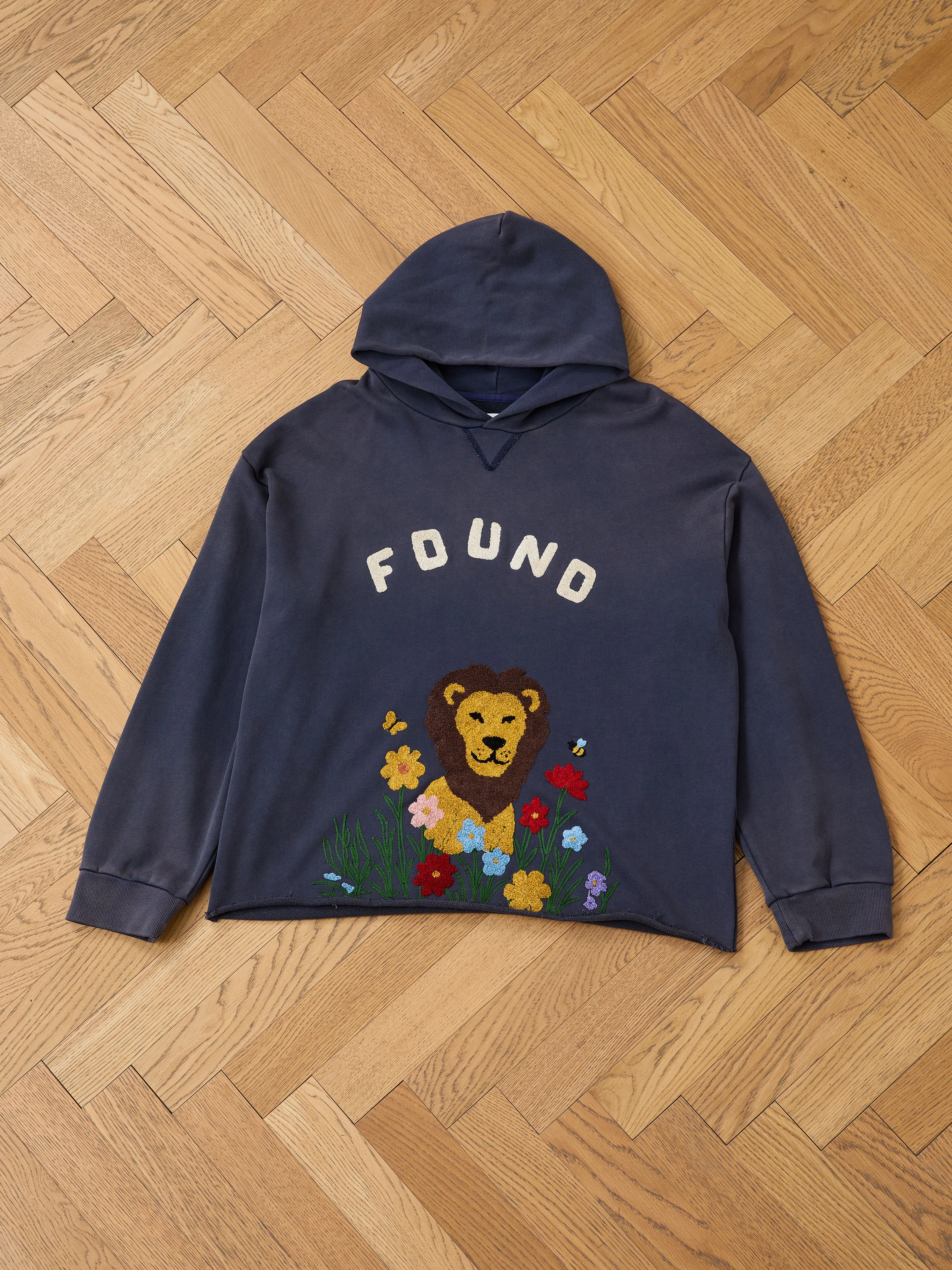 Embroidered Wildlife Hoodie - Image 11
