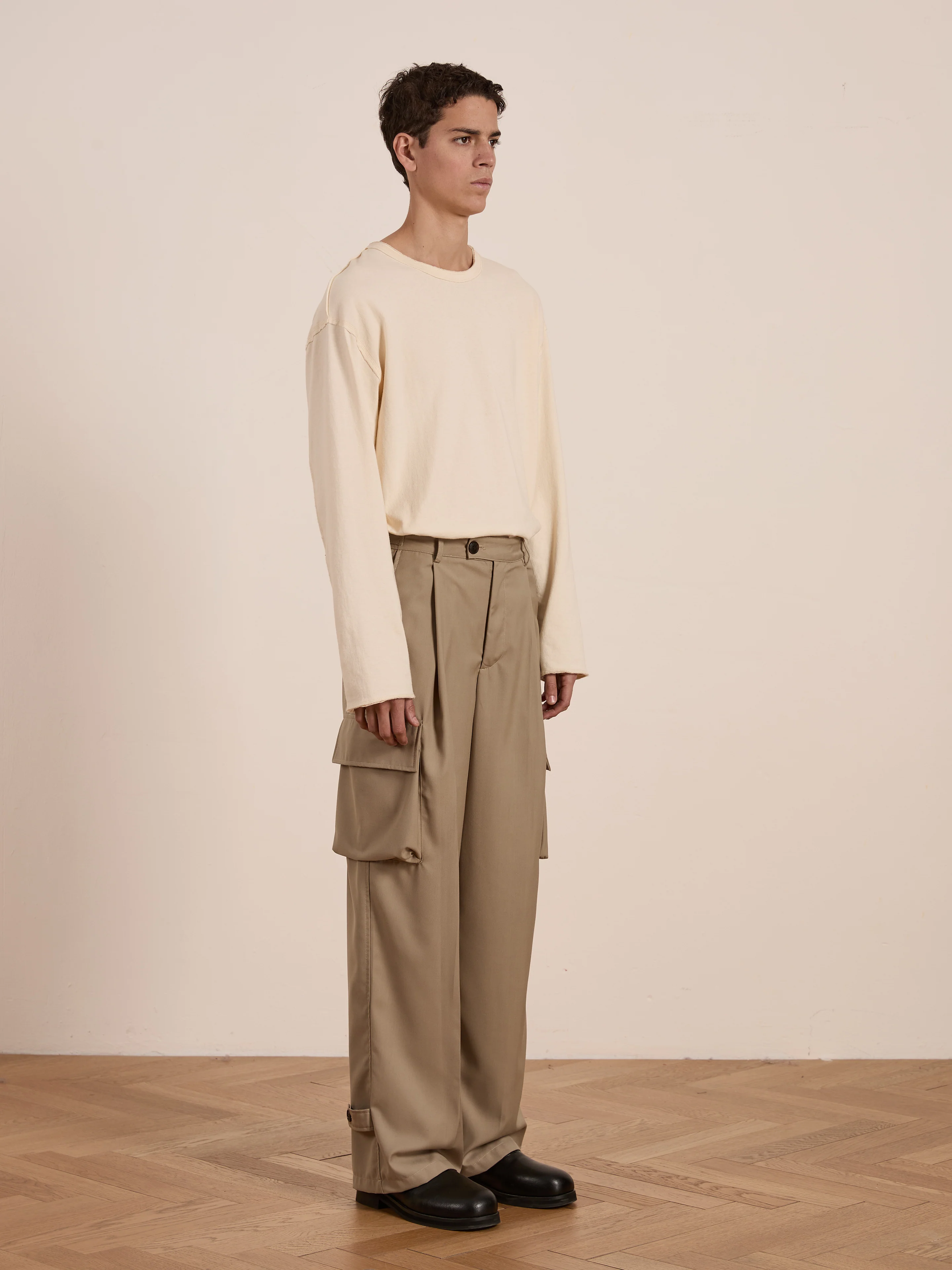 Hava Pleated Cargo Trousers - Image 11