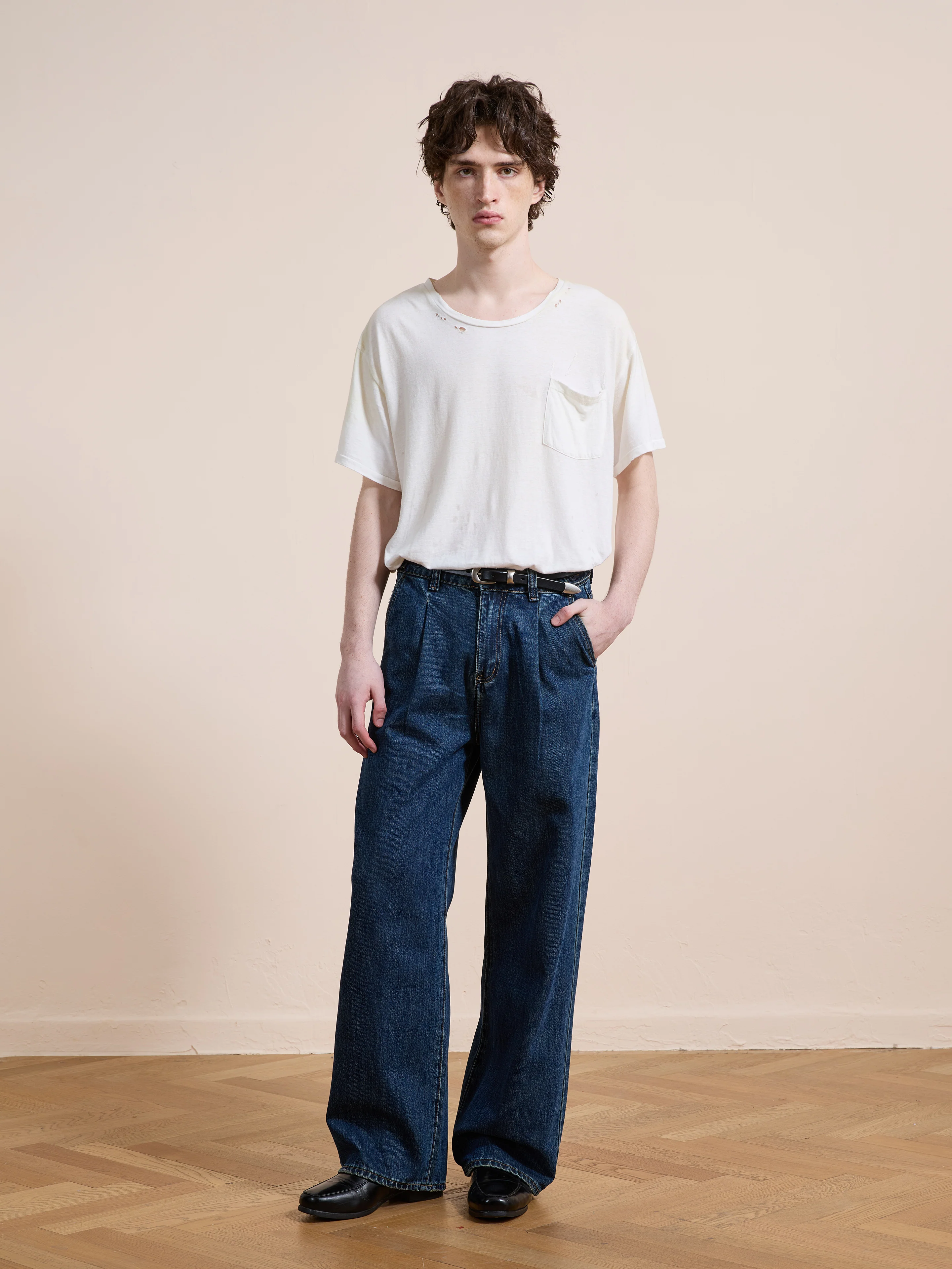 Pleated Relaxed Fit Jeans - Image 12