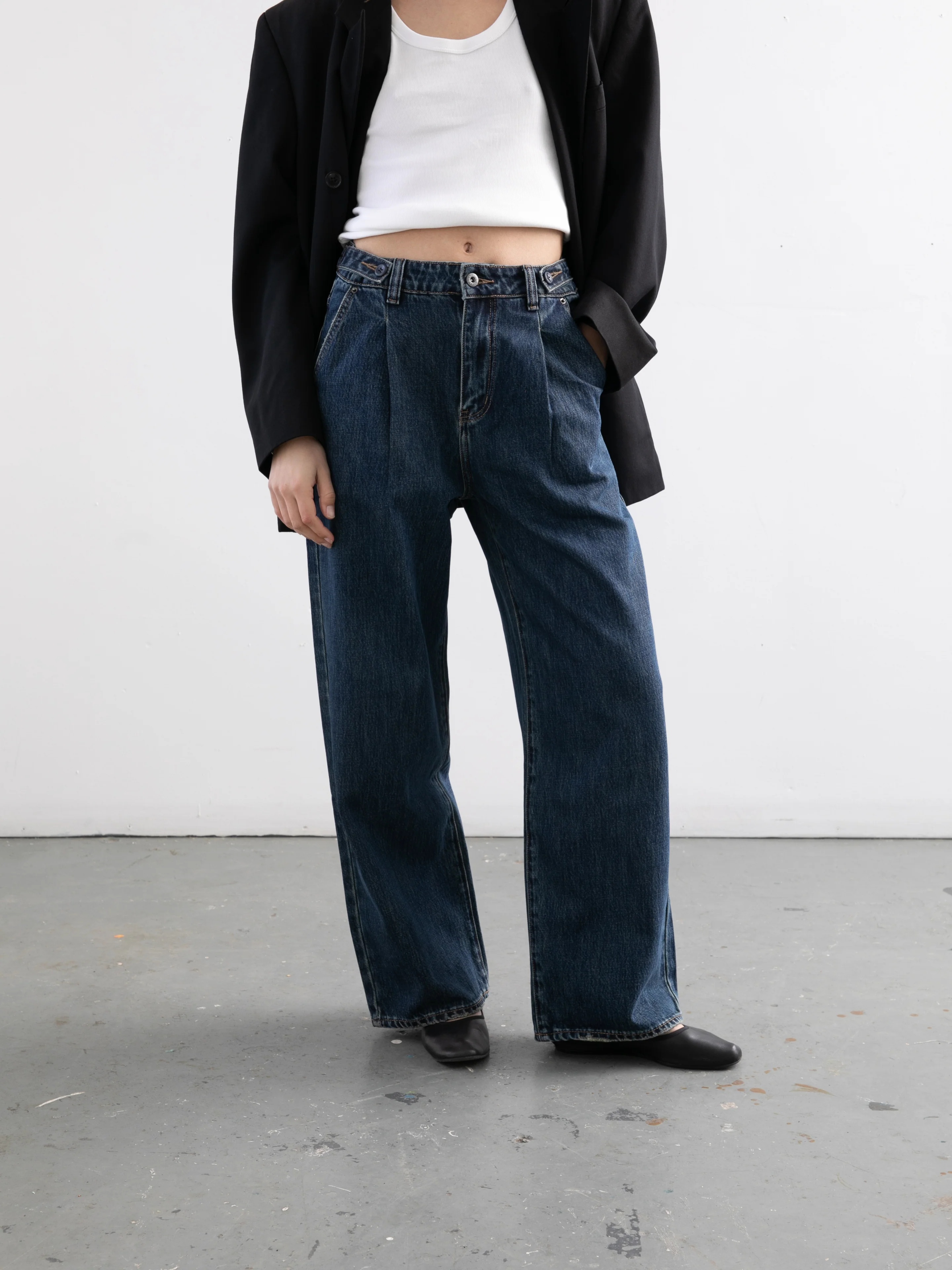 Pleated Relaxed Fit Jeans - Image 7