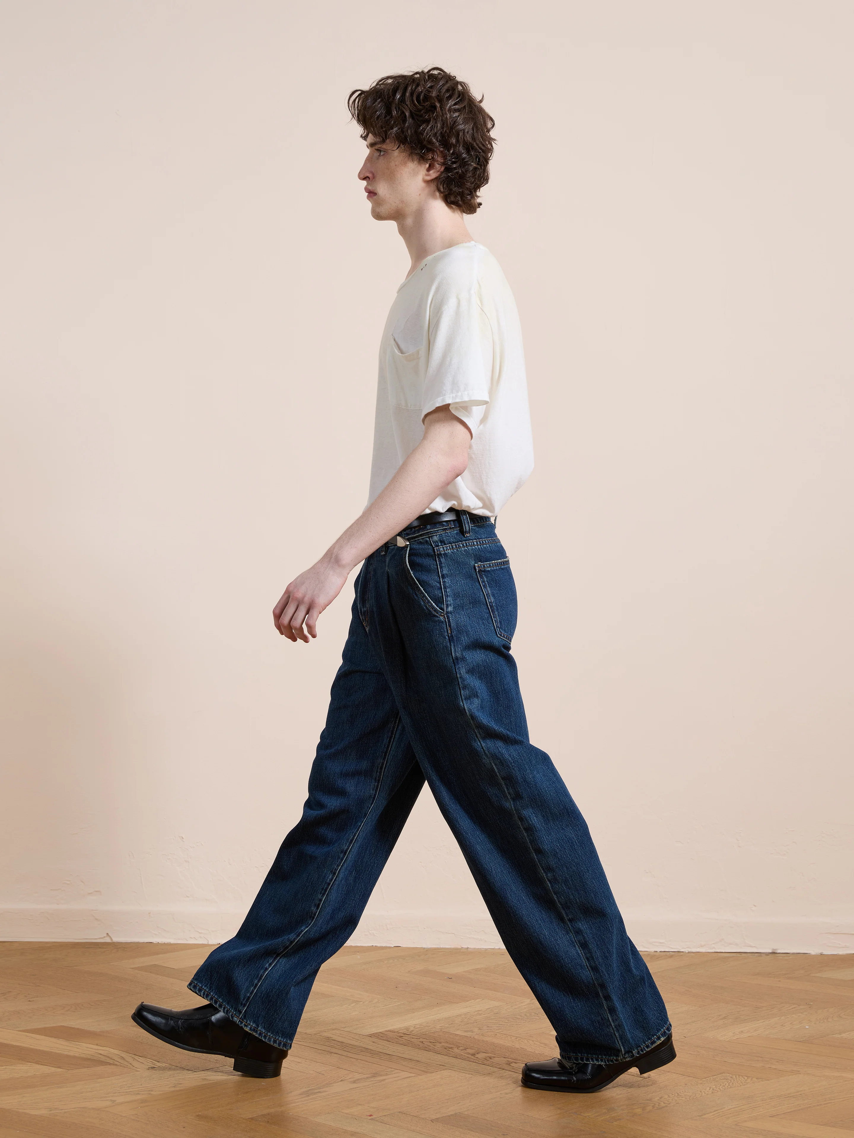 Pleated Relaxed Fit Jeans - Image 8