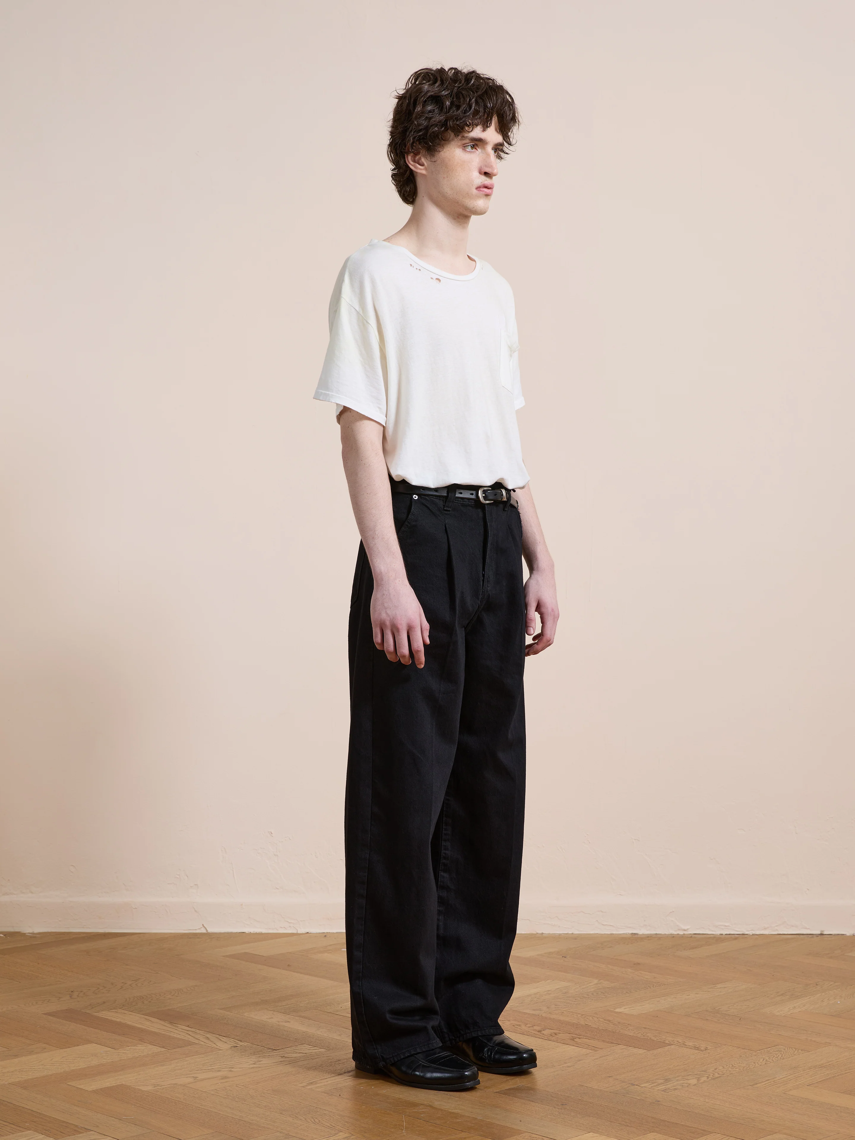 Pleated Relaxed Fit Jeans - Image 10