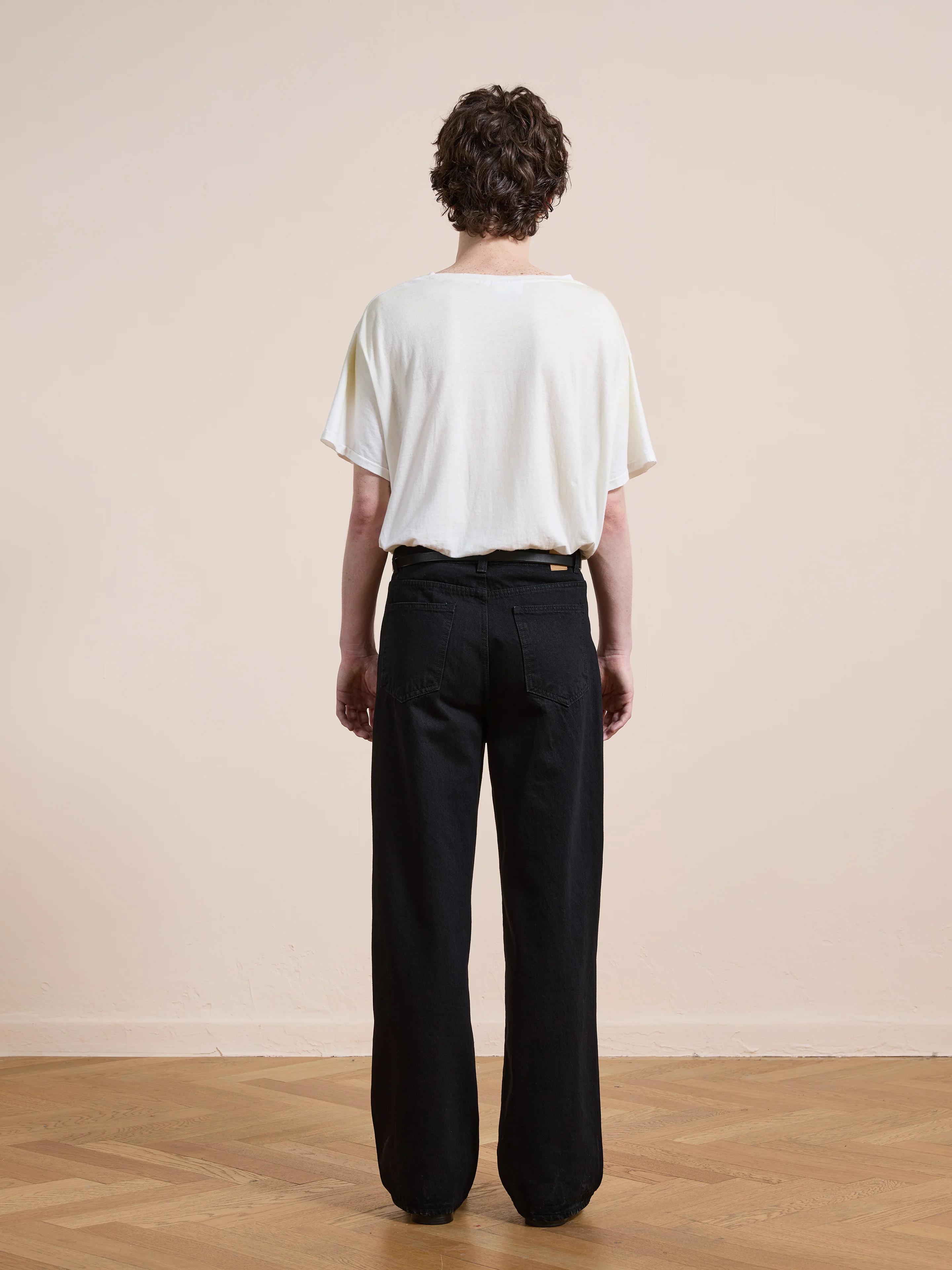 Pleated Relaxed Fit Jeans - Image 13