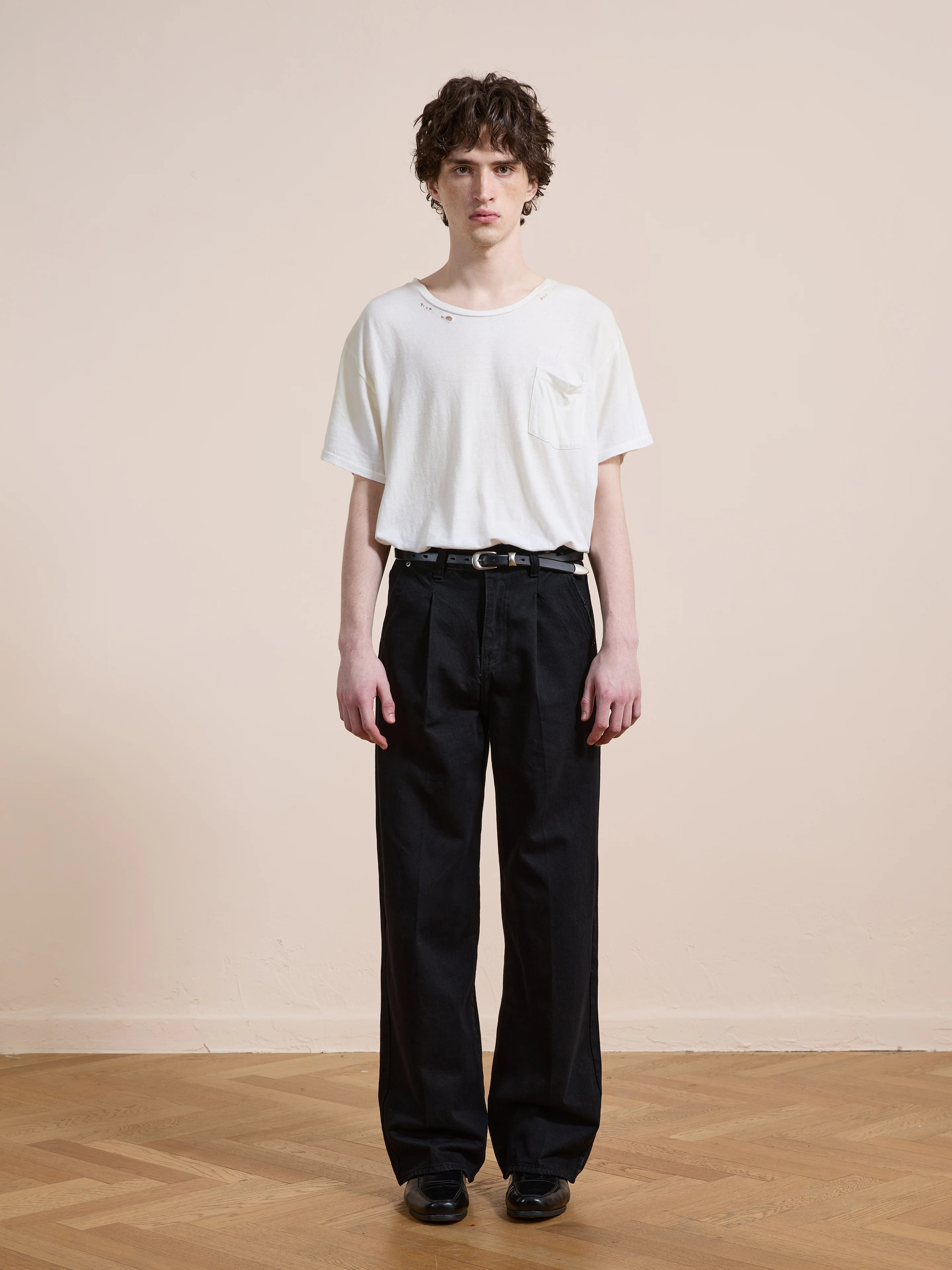Pleated Relaxed Fit Jeans - Image 3