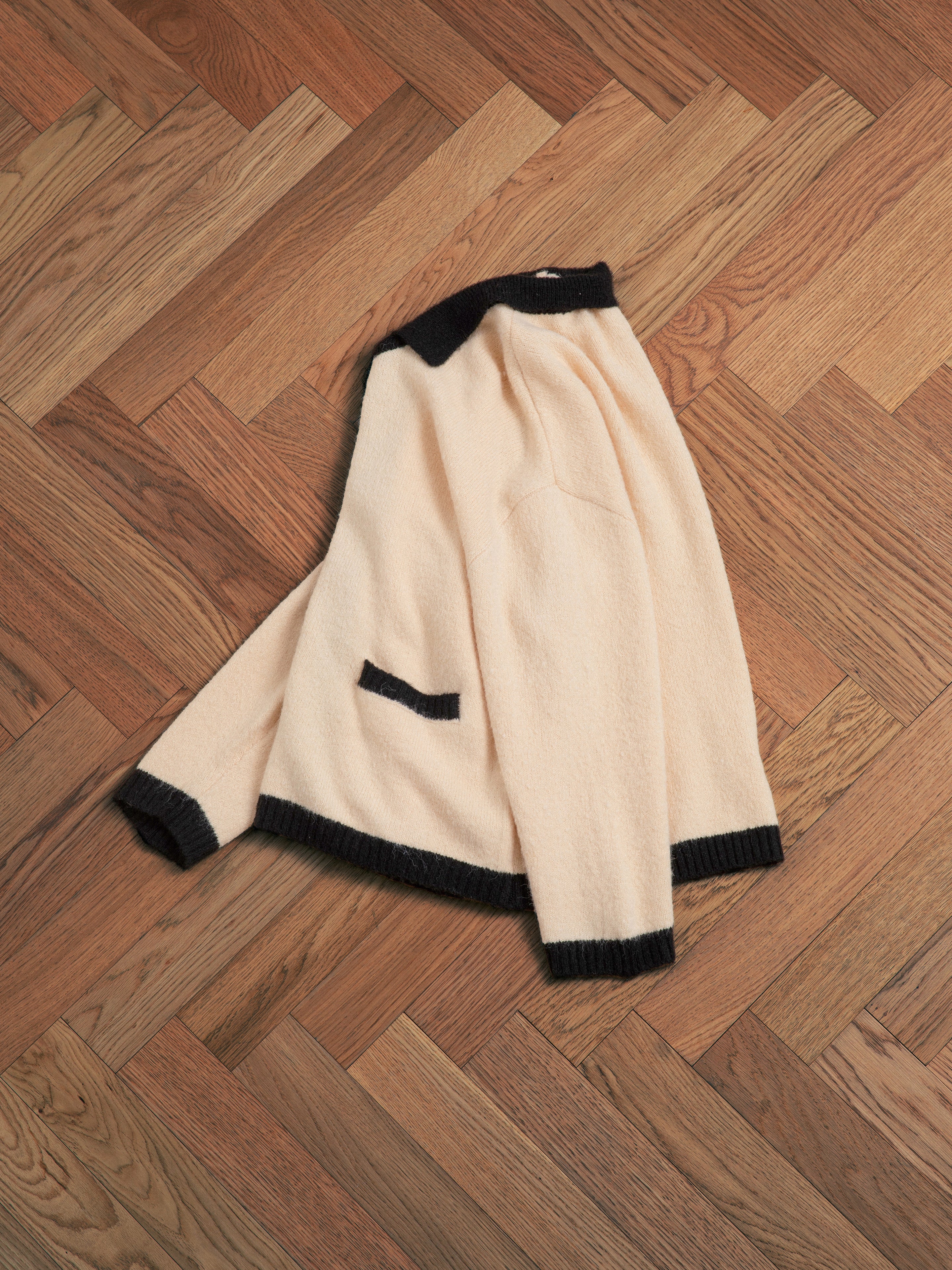 Sima Contrast Collar Knitted Cardigan - Image 7